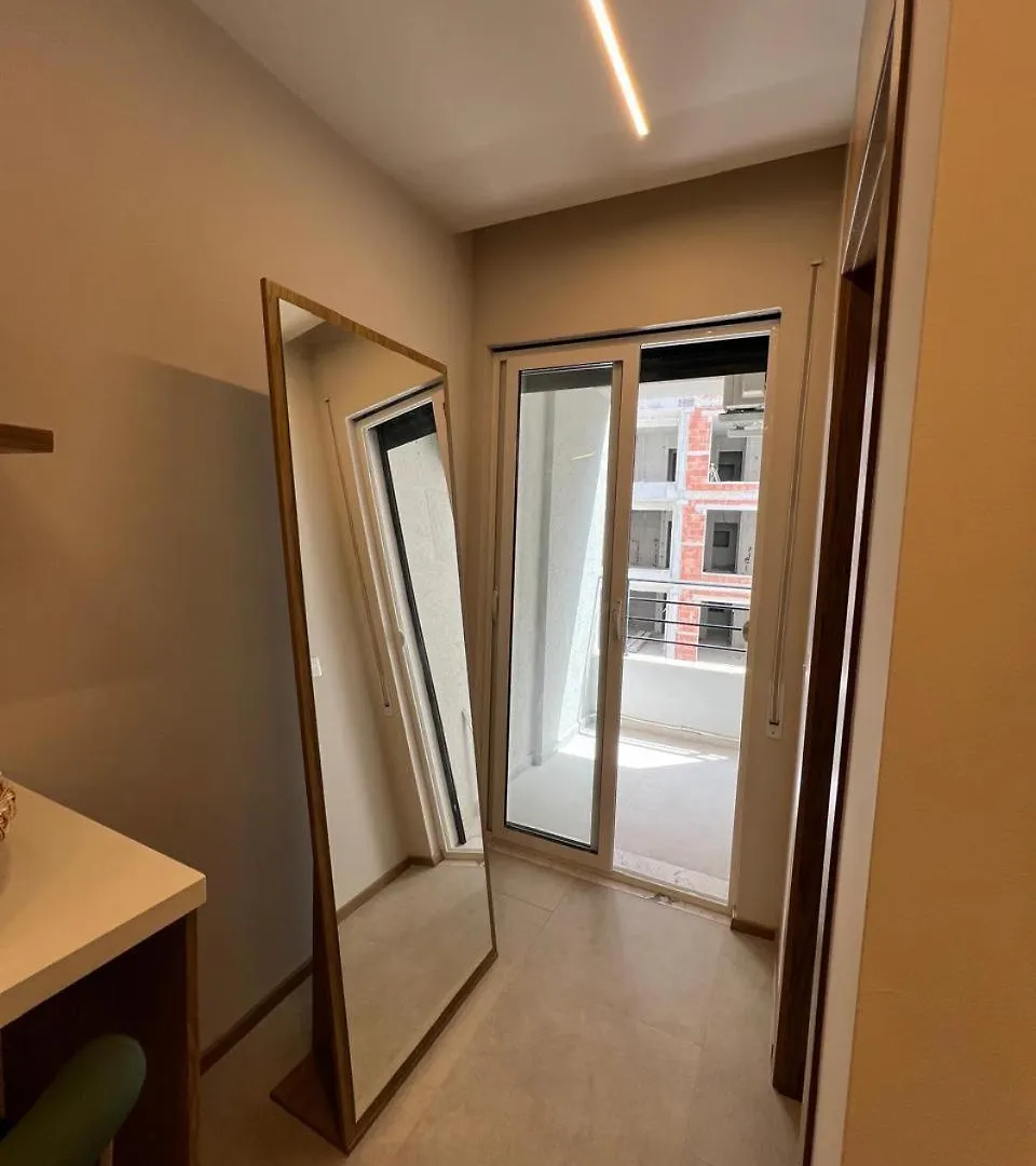 Juna'S Blissful Apartment Vlore 0*,
